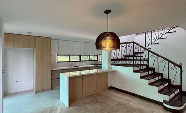 PRECIOSA Y AMPLÍSIMA CASA CAMPESTRE  REFORMADA DE 238 M2 EN EL SECTOR DE PALERMO.