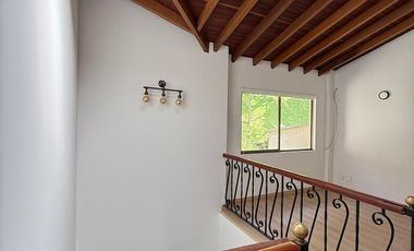 PRECIOSA Y AMPLÍSIMA CASA CAMPESTRE  REFORMADA DE 238 M2 EN EL SECTOR DE PALERMO.