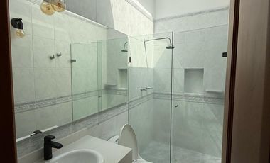 PRECIOSA Y AMPLÍSIMA CASA CAMPESTRE  REFORMADA DE 238 M2 EN EL SECTOR DE PALERMO.