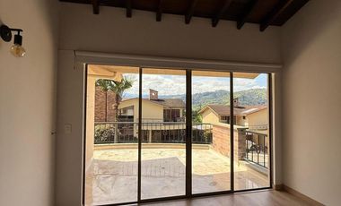 PRECIOSA Y AMPLÍSIMA CASA CAMPESTRE  REFORMADA DE 238 M2 EN EL SECTOR DE PALERMO.