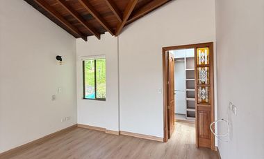 PRECIOSA Y AMPLÍSIMA CASA CAMPESTRE  REFORMADA DE 238 M2 EN EL SECTOR DE PALERMO.