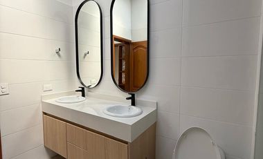 PRECIOSA Y AMPLÍSIMA CASA CAMPESTRE  REFORMADA DE 238 M2 EN EL SECTOR DE PALERMO.