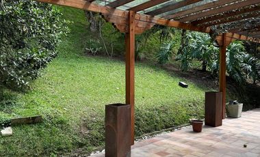 PRECIOSA Y AMPLÍSIMA CASA CAMPESTRE  REFORMADA DE 238 M2 EN EL SECTOR DE PALERMO.