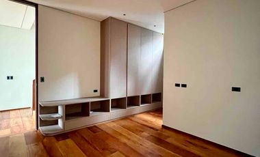 Modern Brand new home in Tivoli Royale