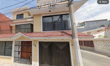 CASA EN REMATE BANCARIO CALLE 631 CLV
