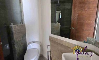 AMPLIO DEPARTAMENTO REMODELADO!!