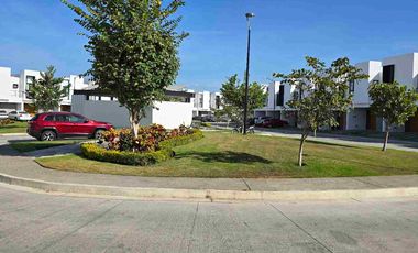 Renta Hermosa Casa Amueblada !!!