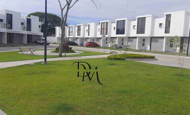 Renta Hermosa Casa Amueblada !!!