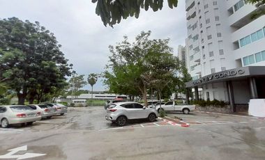 Luxury condo located in a business  1 Bed, 2 Bath 93.22 SQM. @ Grand View Condo Pattaya