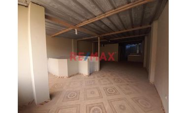 Se Vende Casa Comercial En Villa María Del Triunfo - Rafael Chacon