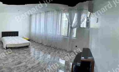 Top Tier Furnished Penthouse Salcedo Makati 2br with parking