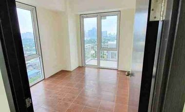 For Sale 2BR with balcony Lipat Agad Condo in Ugong Pasig near Tiendesitas