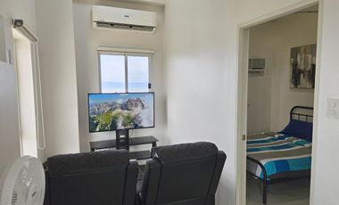 Bundle Sale / Rent By Owner 1BR (23rd Floor Penthouse) Corner Unit (53sqm.) with Parking Slot