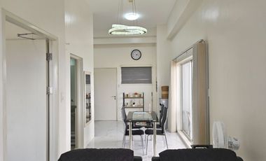 Bundle Sale / Rent By Owner 1BR (23rd Floor Penthouse) Corner Unit (53sqm.) with Parking Slot