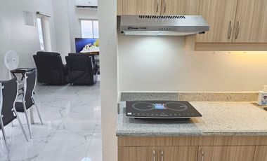 Bundle Sale / Rent By Owner 1BR (23rd Floor Penthouse) Corner Unit (53sqm.) with Parking Slot