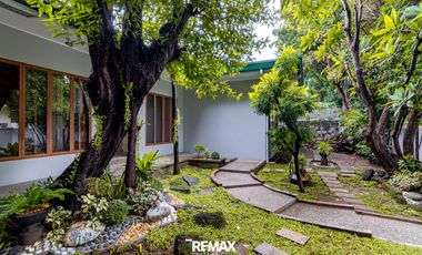 Bungalow House for Rent in Urdaneta Village, Makati City