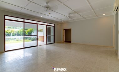 Bungalow House for Rent in Urdaneta Village, Makati City