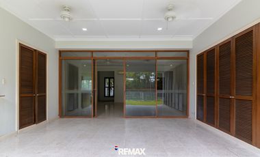 Bungalow House for Rent in Urdaneta Village, Makati City