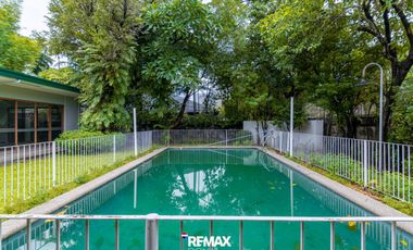 Bungalow House for Rent in Urdaneta Village, Makati City