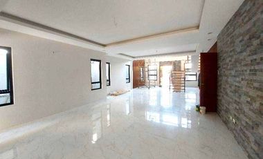 4 Car Garage House and Lot for sale in Filinvest Subdivision Batasan Hills near Commonwealth Quezon City