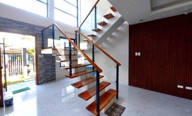 4 Car Garage House and Lot for sale in Filinvest Subdivision Batasan Hills near Commonwealth Quezon City