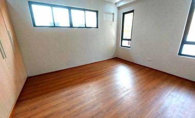 4 Car Garage House and Lot for sale in Filinvest Subdivision Batasan Hills near Commonwealth Quezon City