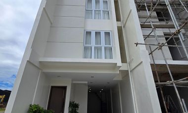 DP Payable up to 42 Months Townhouse for sale in Project 8 Quezon City EDSA Congressional