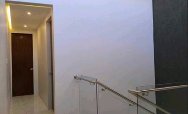 2 Garage Townhouse for sale in Quirino Highway near Mindanao Avenue Quezon City