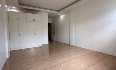 2 Garage Townhouse for sale in Quirino Highway near Mindanao Avenue Quezon City