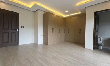 Elegant 2 Storey Townhouse for sale in East Fairview near Commonwealth Quezon City