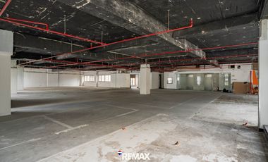 590 sqm Office Space For Rent in Finman Centre Building, Makati City