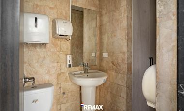 590 sqm Office Space For Rent in Finman Centre Building, Makati City