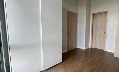 2 Bedroom Unit for Sale Cerca Alabang with Two Parking Lots