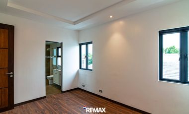 3 Storey House for Rent in Mckinley Hill Village, Taguig