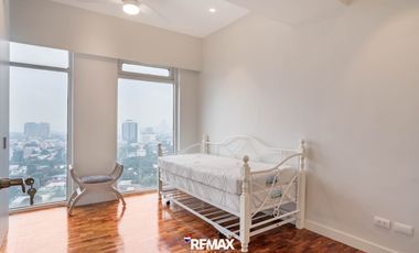 3 Bedroom Condo for Sale in Salcedo Park Condominium Makati City