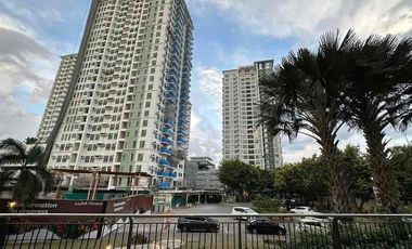 Premium 2-Bed Garden Condo w/Private Outdoor Area incl Carpark | Fully Furnished