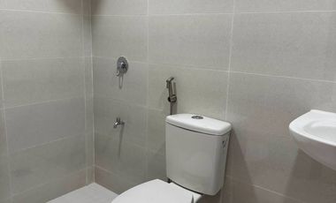 Brand new 2 bedroom apartment with Balcony and Parking