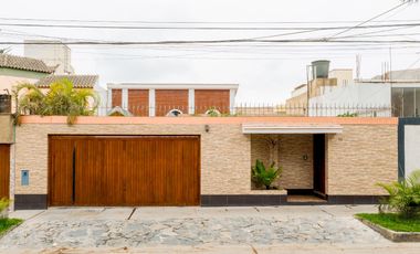 Venta - Casa en Valle Hermoso, Surco.