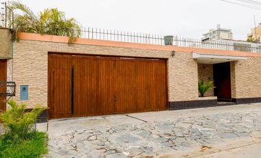 Venta - Casa en Valle Hermoso, Surco.