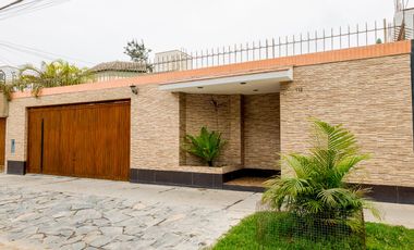 Venta - Casa en Valle Hermoso, Surco.