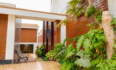 Venta - Casa en Valle Hermoso, Surco.