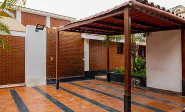 Venta - Casa en Valle Hermoso, Surco.