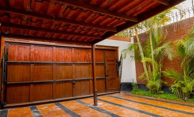 Venta - Casa en Valle Hermoso, Surco.