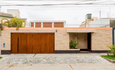 Venta - Casa en Valle Hermoso, Surco.