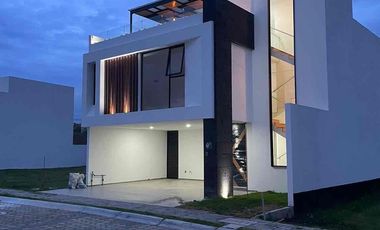 Casa en Venta en Parque Sofía, 3 Recámaras, a min de Sonata