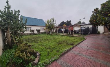 Se vende gran vivienda con amplio terreno en El Retiro, Quilpué.