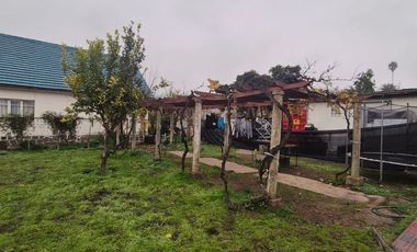 Se vende gran vivienda con amplio terreno en El Retiro, Quilpué.