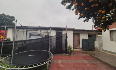 Se vende gran vivienda con amplio terreno en El Retiro, Quilpué.
