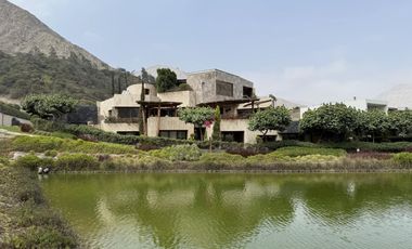 Vendo espectacular casa en condominio Cieneguilla