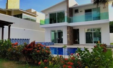 C106 Venta casa nueva con alberca 4 recámaras  Ixtapa  Zona Campo de Golf